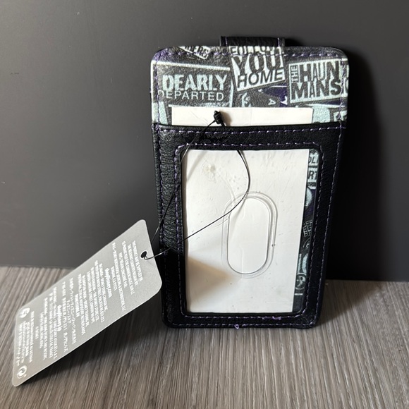 Disney’s Haunted Mansion Hat Box Ghost Wallet NWT - Picture 2 of 2
